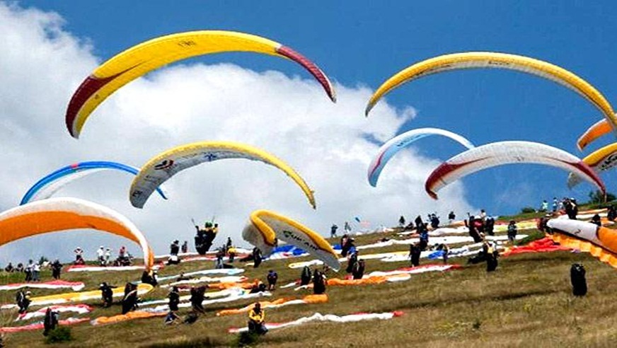 Paragliding & Camping Tour